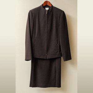 Bellessa Classic Skirt Suit Set - Size 8 (Fits closer to 6)